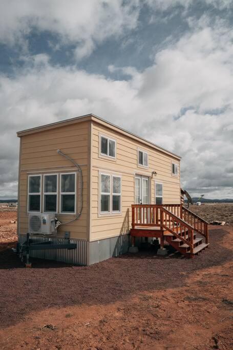 Grand Canyon Hideaway Tiny Home Валл Екстер'єр фото