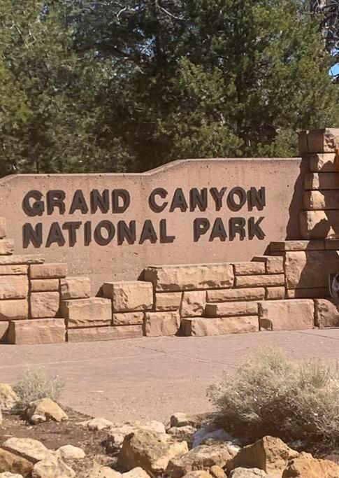 Grand Canyon Hideaway Tiny Home Валл Екстер'єр фото