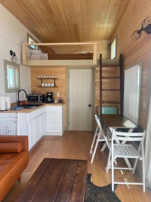 Grand Canyon Hideaway Tiny Home Валл Екстер'єр фото
